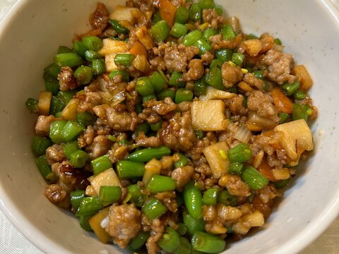 ✴豚ひき肉とたけのこ、インゲン豆のそぼろ丼✴